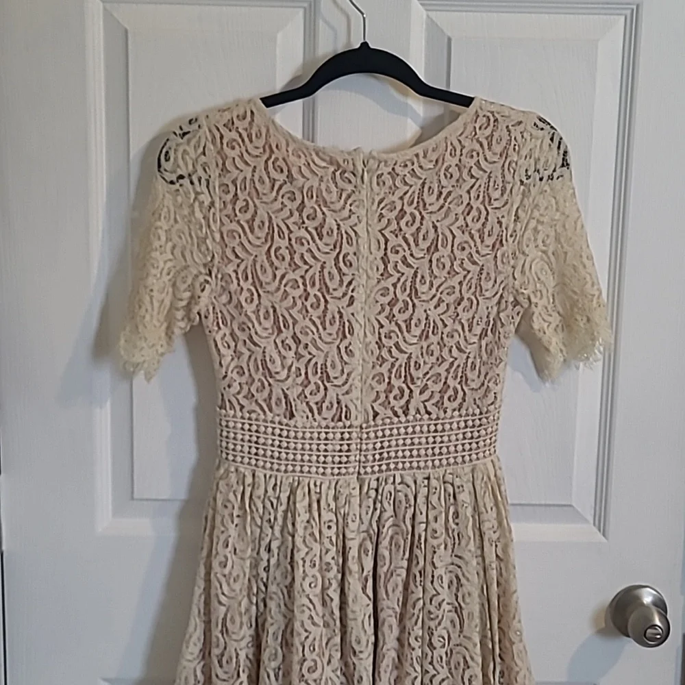 Darling Cream Dress - Picture 4 of 7